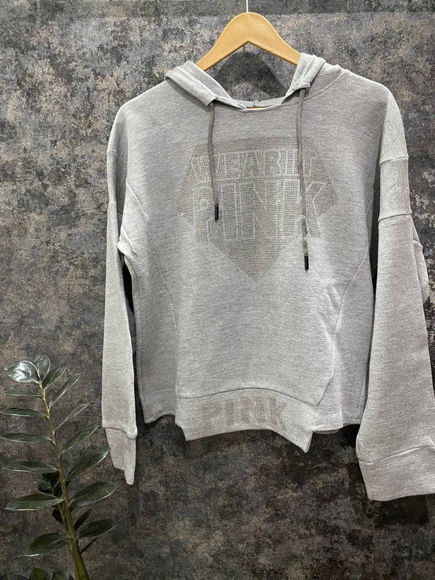 هودی کلاه دار